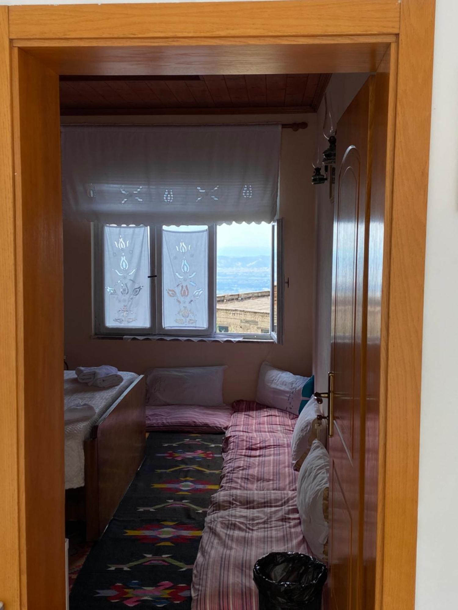 Vila Llulla Krujë Extérieur photo